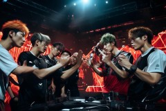 瑞士轮抽签结果出炉：LPL内战提前上演，中韩对决GEN对战LNG、T1迎战BLG